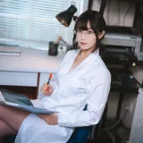 汪知子《医生姐姐》主题写真：34张全套美图