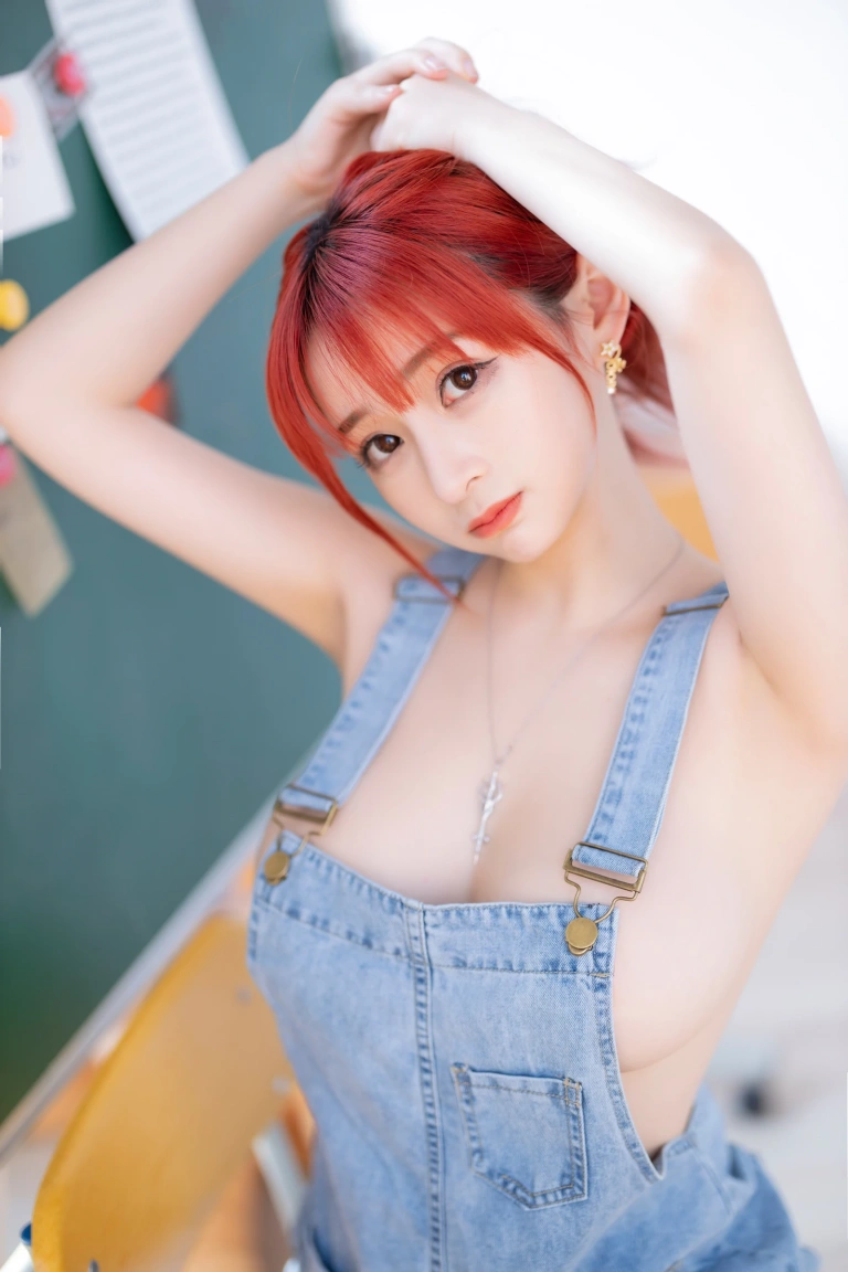 叉子宝宝《背带裤》主题写真：36张全套美图