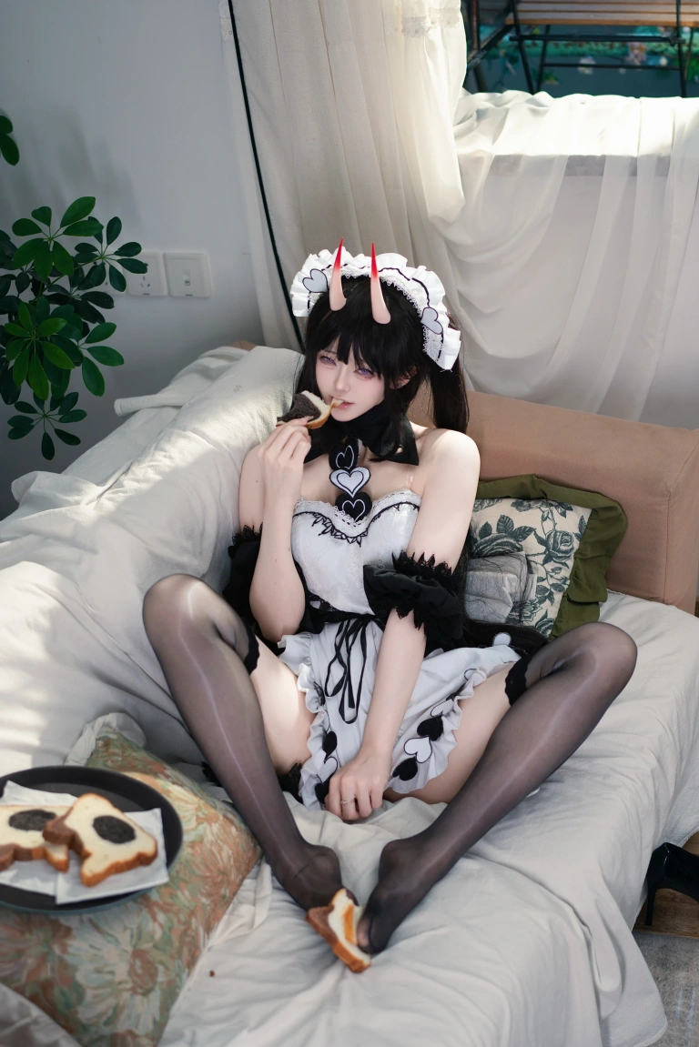 前野太太《碧蓝航线 能代 女仆》主题写真：39张全套美图
