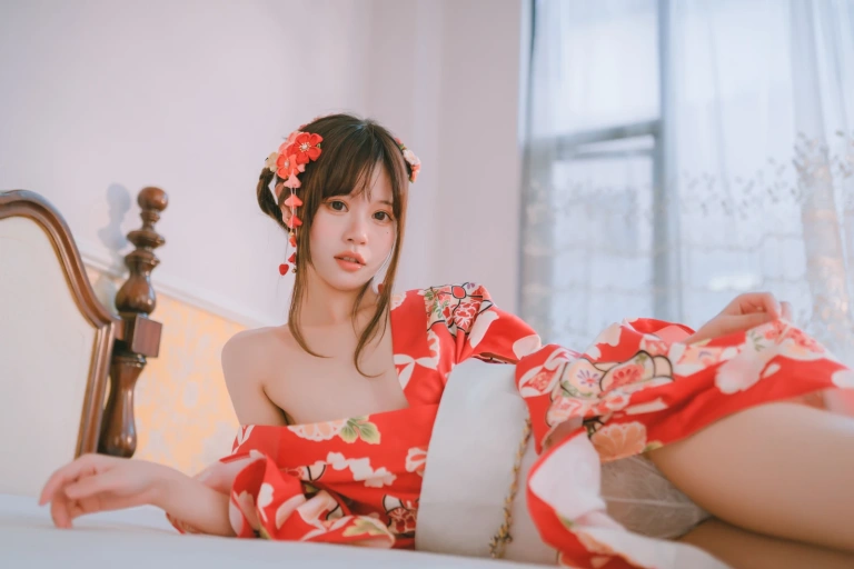 星黛鹿鹿《室内浴衣私房》主题写真：49张全套美图