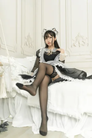 不呆猫《女仆呆呆》主题写真：50张全套美图