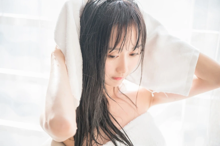木棉棉《洗白白》主题写真：58张全套美图