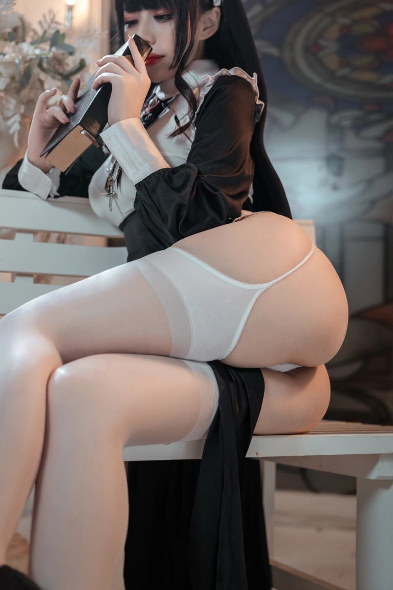 九言《修女与狗》主题写真：60张全套美图，含6个视频