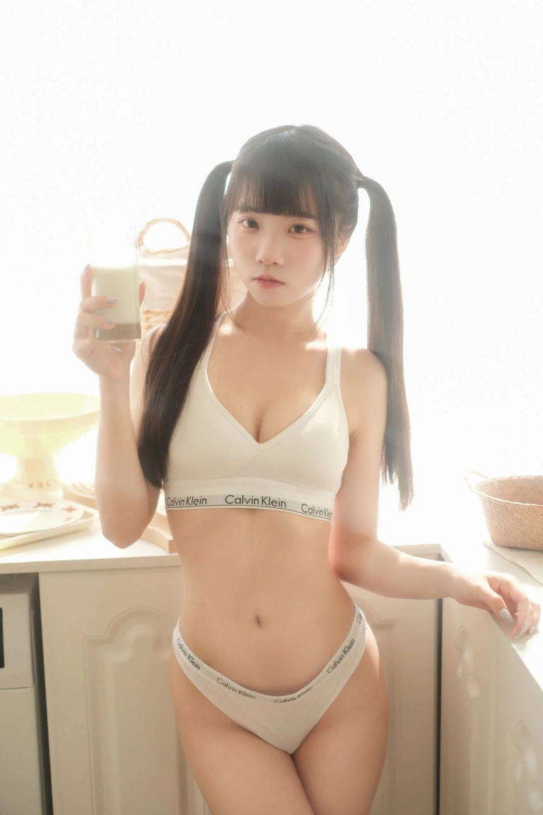 可可小白兔《小貓娘想被主人疼愛》主题写真：69张全套美图，含1个视频