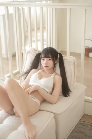 可可小白兔《小貓娘想被主人疼愛》主题写真：69张全套美图，含1个视频