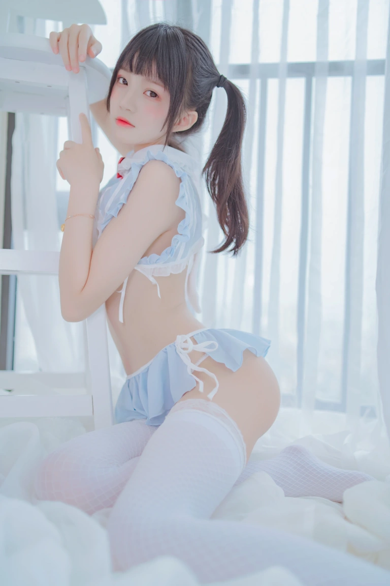 桜桃喵《爱丽丝的兔子》主题写真：76张全套美图