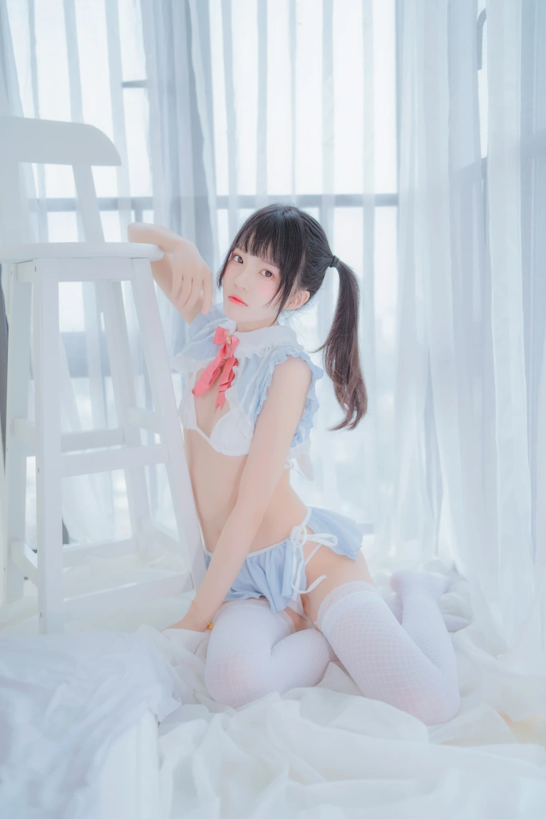 桜桃喵《爱丽丝的兔子》主题写真：76张全套美图