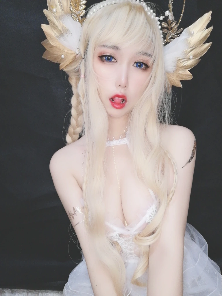 芋圆侑子《魔王的新娘》主题写真：82张全套美图，含5个视频