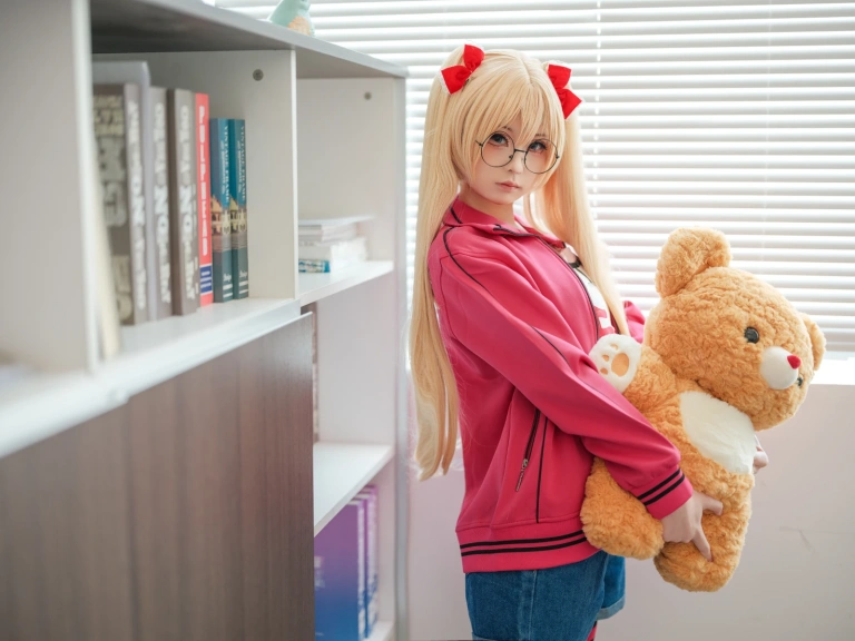 幼水铃衣《鬼父 秋月爱莉》主题写真：82张全套美图，含1个视频