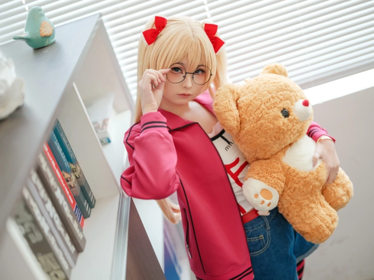 幼水铃衣《鬼父 秋月爱莉》主题写真：82张全套美图，含1个视频