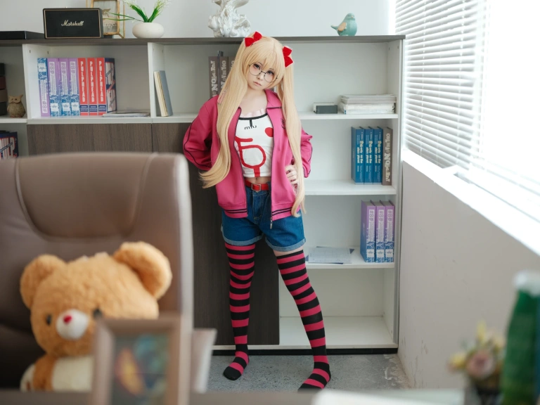 幼水铃衣《鬼父 秋月爱莉》主题写真：82张全套美图，含1个视频