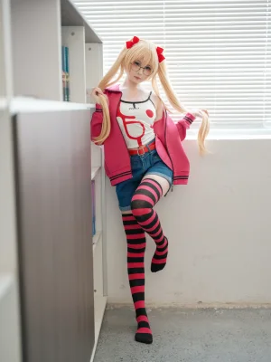 幼水铃衣《鬼父 秋月爱莉》主题写真：82张全套美图，含1个视频