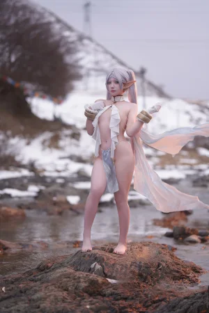 小和甜酒&橙风千雅《雪山 菲伦&芙莉莲》主题写真：88张全套美图