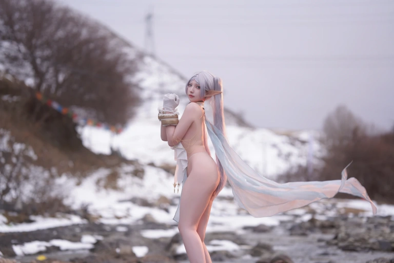 小和甜酒&橙风千雅《雪山 菲伦&芙莉莲》主题写真：88张全套美图