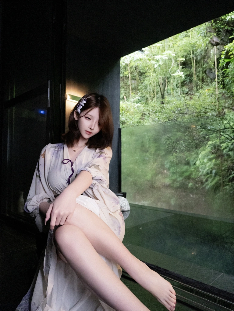 一小央泽《汤间昼》主题写真：97张全套美图，含1个视频