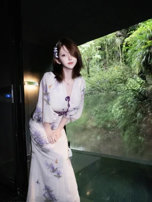 一小央泽《汤间昼》主题写真：97张全套美图，含1个视频