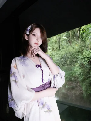 一小央泽《汤间昼》主题写真：97张全套美图，含1个视频