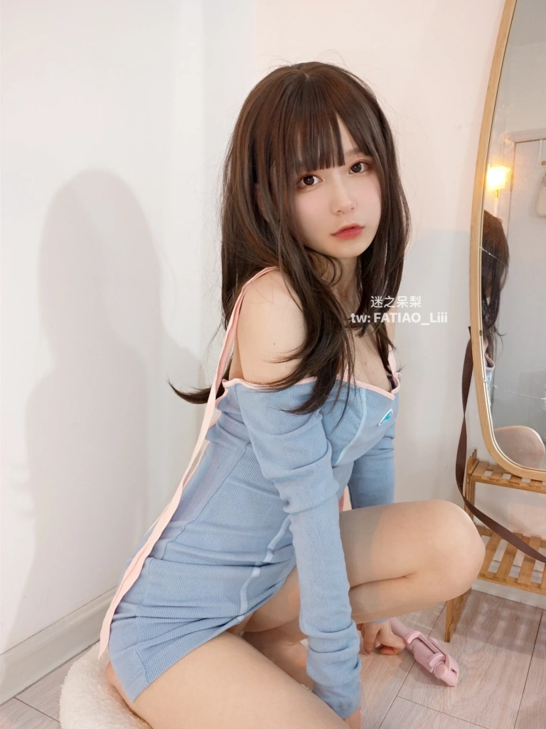 迷之呆梨《Fantia 2021年12月会员合集（10期）》主题写真：214张全套美图，含7个视频