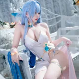 宮本桜《NIKKE 胜利女神 海伦娜礼服》主题写真：19张全套美图