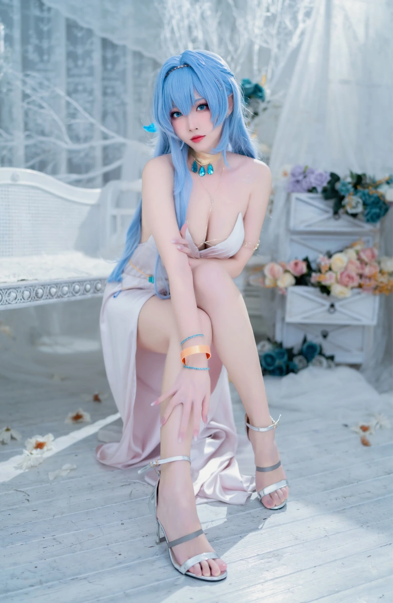 宮本桜《NIKKE 胜利女神 海伦娜礼服》主题写真：19张全套美图