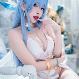 宮本桜《NIKKE 胜利女神 海伦娜礼服》主题写真：19张全套美图