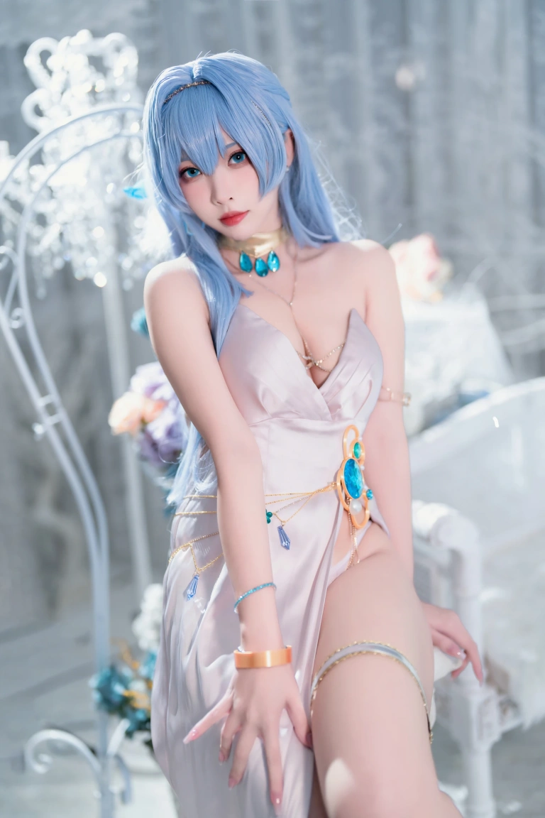 宮本桜《NIKKE 胜利女神 海伦娜礼服》主题写真：19张全套美图