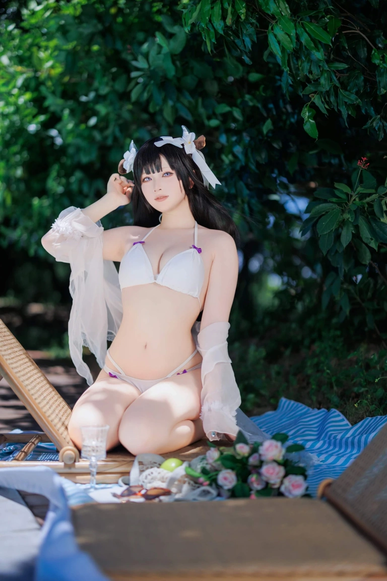 屿鱼《[Patreon] 2023年10月套图会员合集》主题写真：25张全套美图