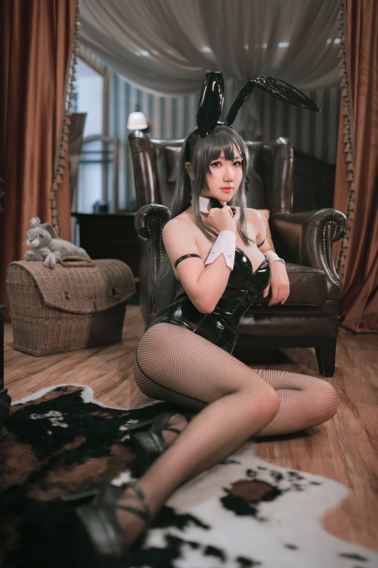 是本末末《樱岛麻衣兔女郎》主题写真：11张全套美图