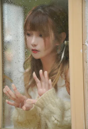 凛子酱《眼泪味道的雨》主题写真：12张全套美图