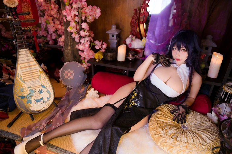 是一只熊仔《碧蓝航线 吾妻》主题写真：15张全套美图