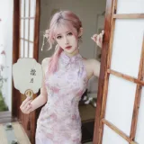 仙女月《粉色旗袍》主题写真：20张全套美图
