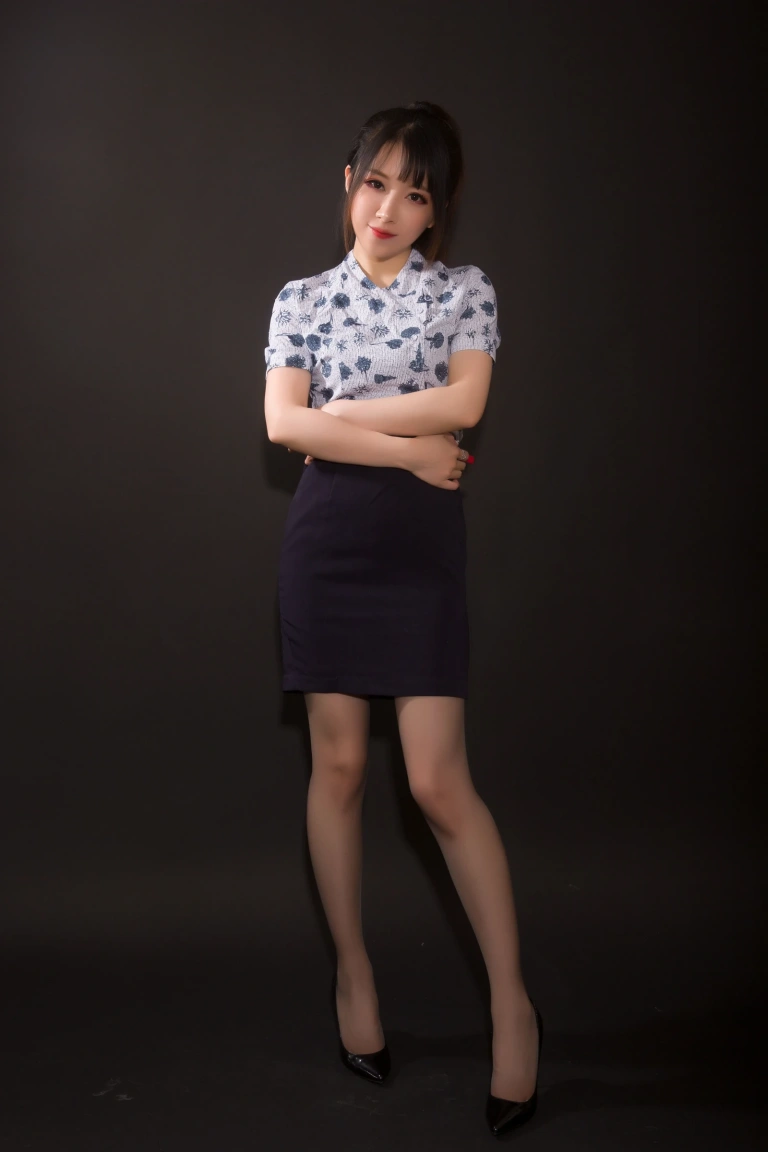 小女巫露娜《东航棚拍》主题写真：21张全套美图