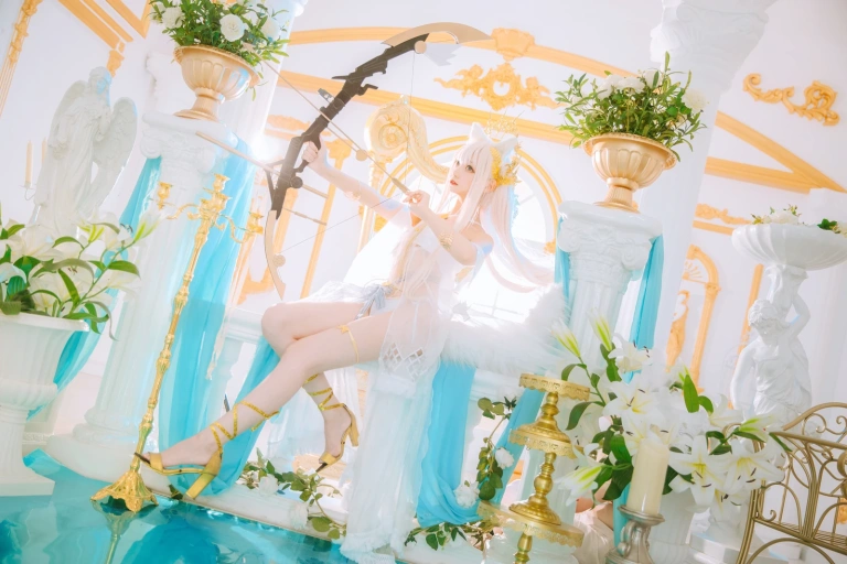 小野寺地瓜《白金泳装》主题写真：22张全套美图