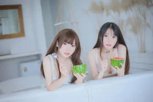 面饼仙儿《饼饼和香草喵》主题写真：23张全套美图