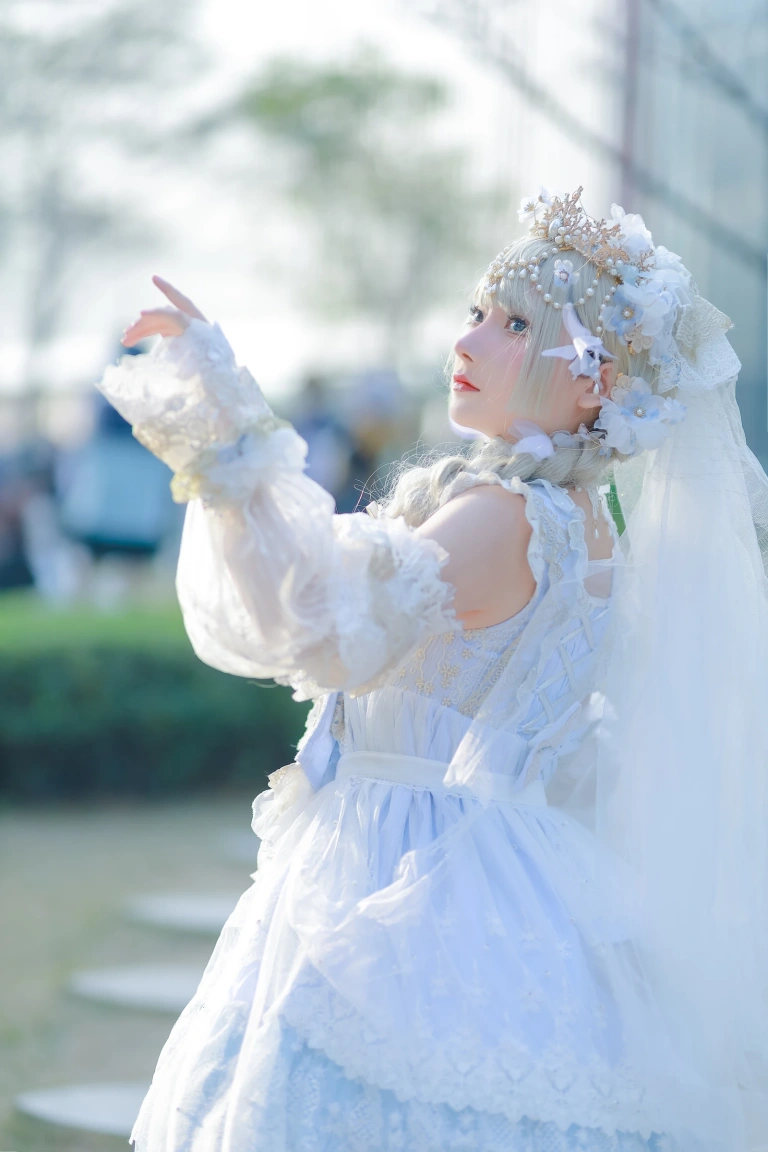是三不是世《霜雪星辰》主题写真：23张全套美图