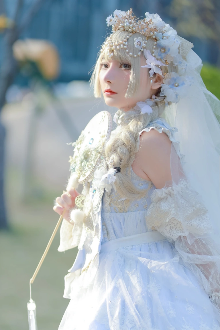 是三不是世《霜雪星辰》主题写真：23张全套美图