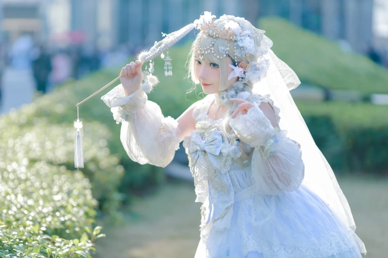是三不是世《霜雪星辰》主题写真：23张全套美图