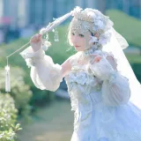 是三不是世《霜雪星辰》主题写真：23张全套美图