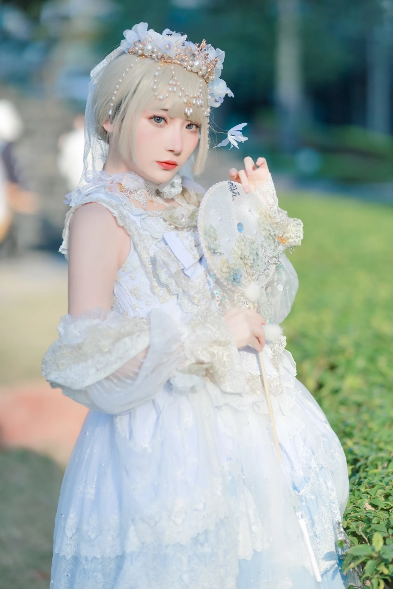 是三不是世《霜雪星辰》主题写真：23张全套美图
