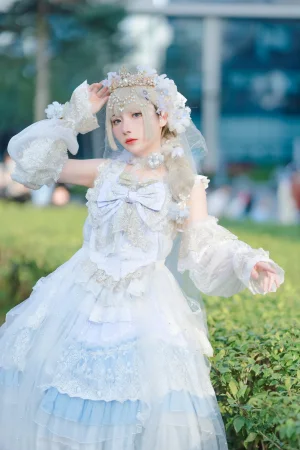 是三不是世《霜雪星辰》主题写真：23张全套美图