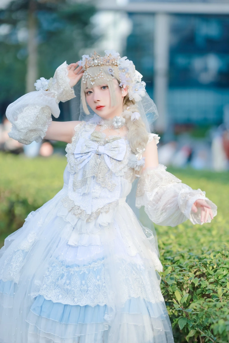 是三不是世《霜雪星辰》主题写真：23张全套美图