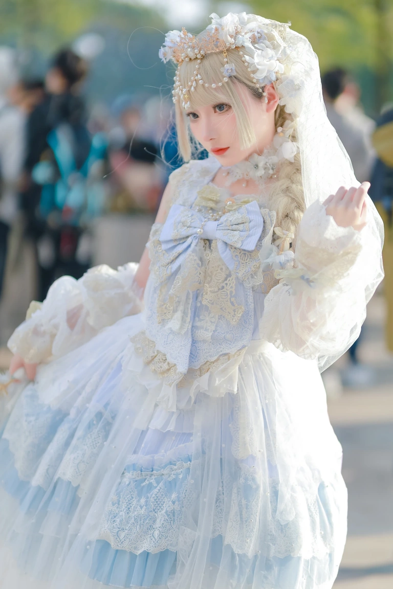 是三不是世《霜雪星辰》主题写真：23张全套美图