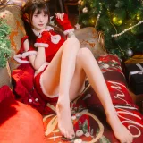 河豚抚子《圣诞小甜甜》主题写真：24张全套美图