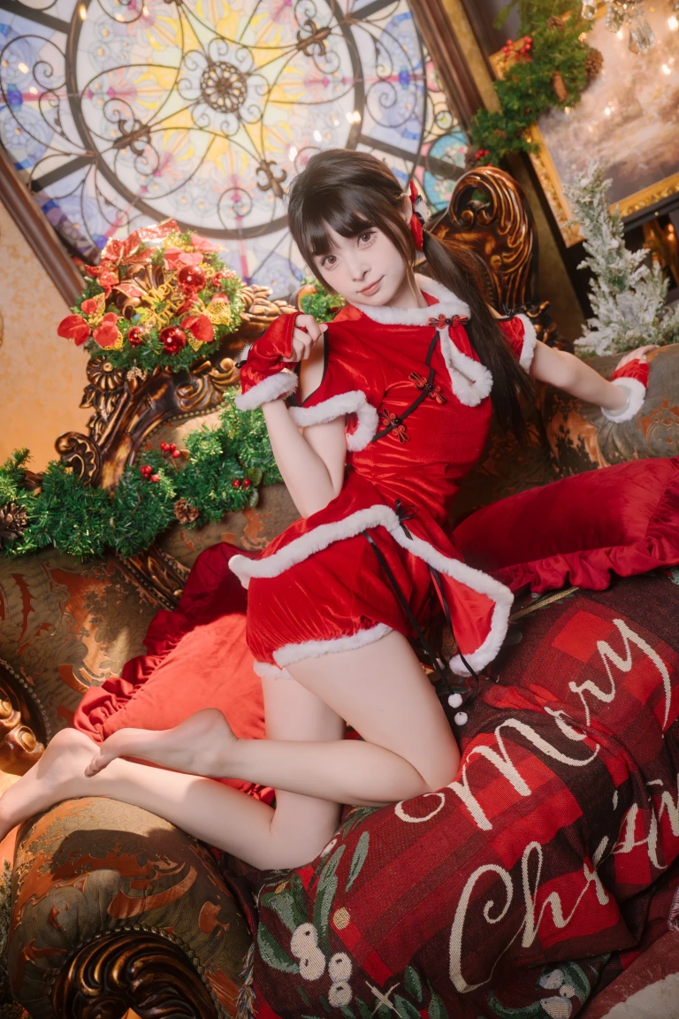 河豚抚子《圣诞小甜甜》主题写真：24张全套美图