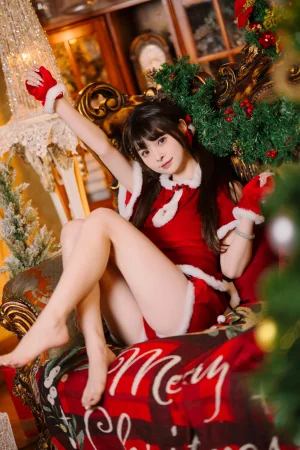 河豚抚子《圣诞小甜甜》主题写真：24张全套美图
