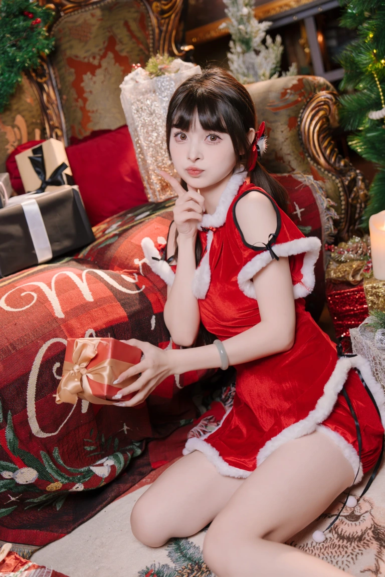 河豚抚子《圣诞小甜甜》主题写真：24张全套美图