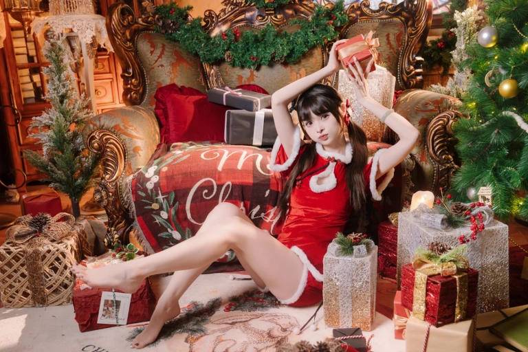 河豚抚子《圣诞小甜甜》主题写真：24张全套美图