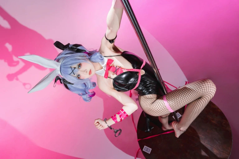 九柒喵《初音未来 兔子洞》主题写真：26张全套美图