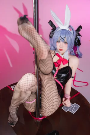 九柒喵《初音未来 兔子洞》主题写真：26张全套美图