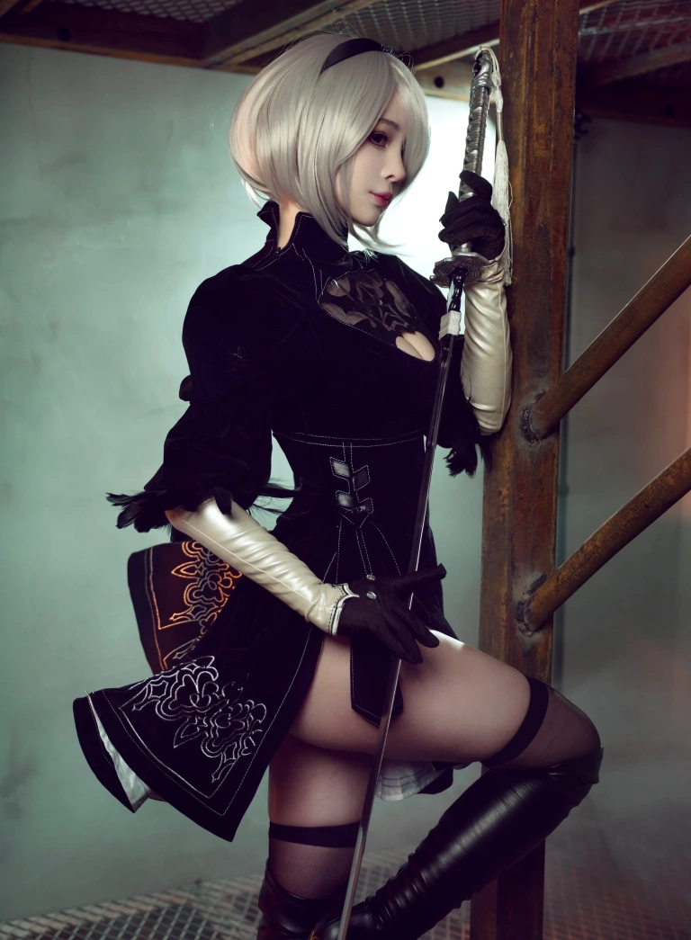 叉子宝宝《2B 尼尔机械纪元》主题写真：19张全套美图